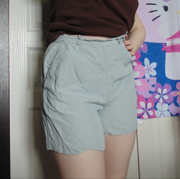 Vintage Shorts - Picture 1 of 4